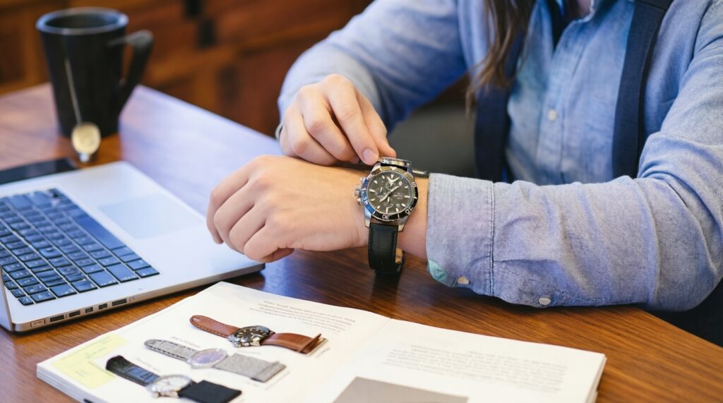 Как выбрать первые часы: краткий гид по стилю, бюджету и задачам - иллюстрация