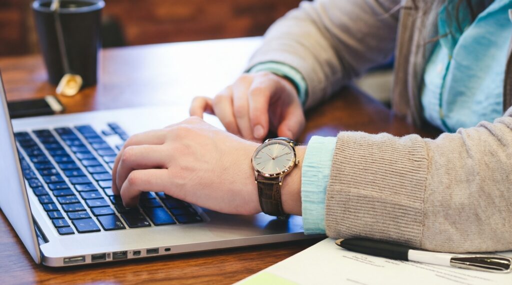 Как выбрать первые наручные часы: простая шпаргалка для новичков - иллюстрация